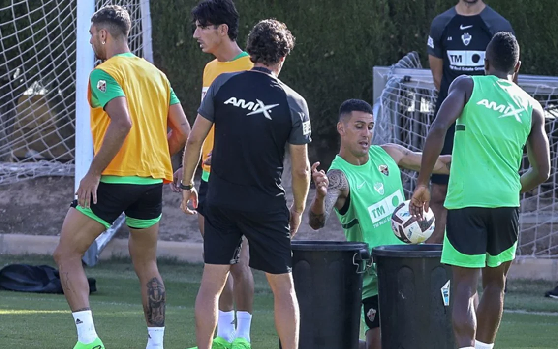 Seis bajas en la última sesión de trabajo de la semana del Elche ...