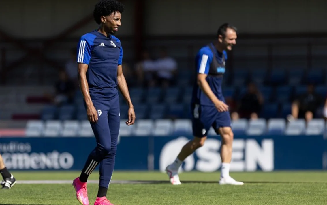 Kike Barja y Rubén García, al margen en la primera sesión con Mojica ...