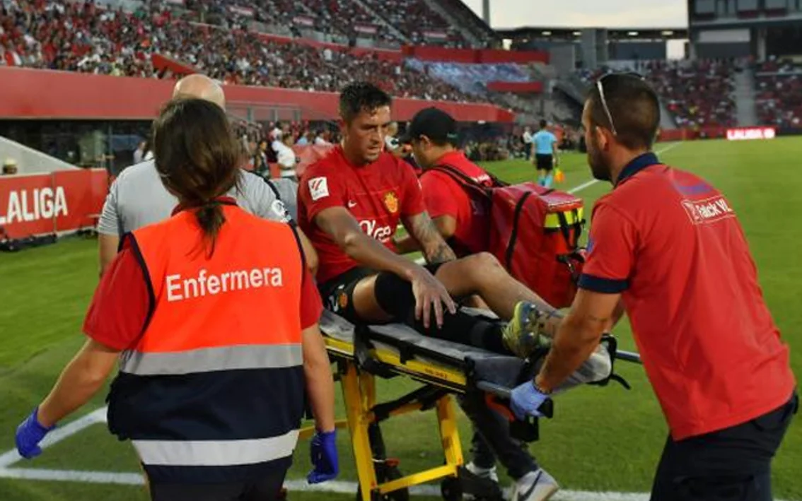 Parte médico oficial de Antonio Raíllo y periodo estimado de baja según ...