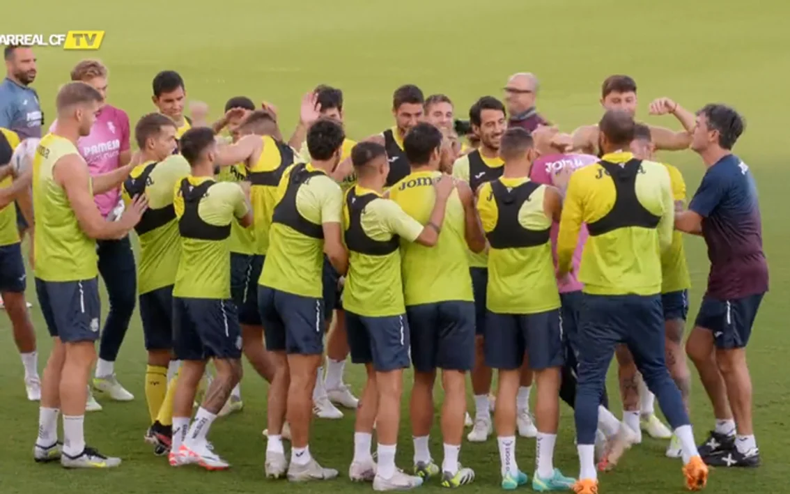 Pacheta recupera a los internacionales, pero Ben Brereton se queda en ...