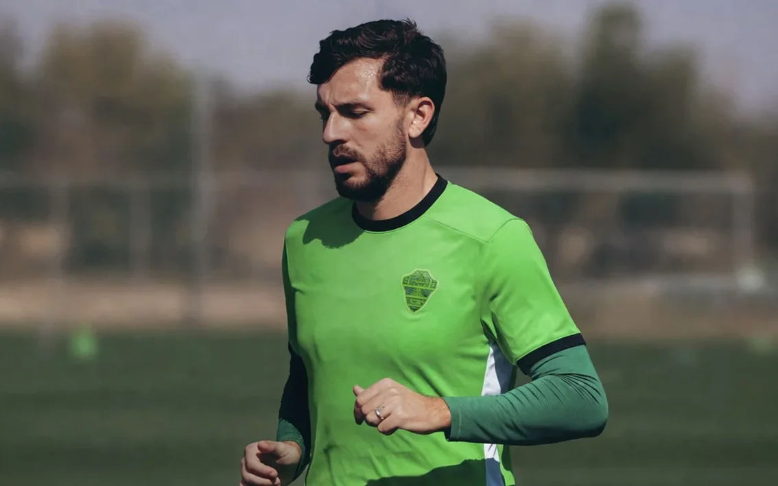 Víctor Chust, recuperado en la vuelta al trabajo del Elche - FútbolFantasy