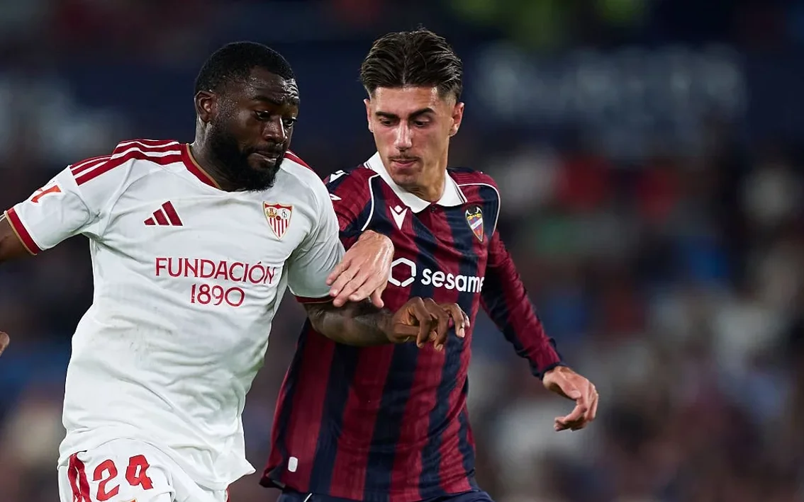 Requena quiere asaltar el trono de Rey - FútbolFantasy
