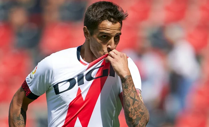 Trejo, un doble lateral derecho o trivote, la decisión de Íñigo Pérez contra el Sevilla