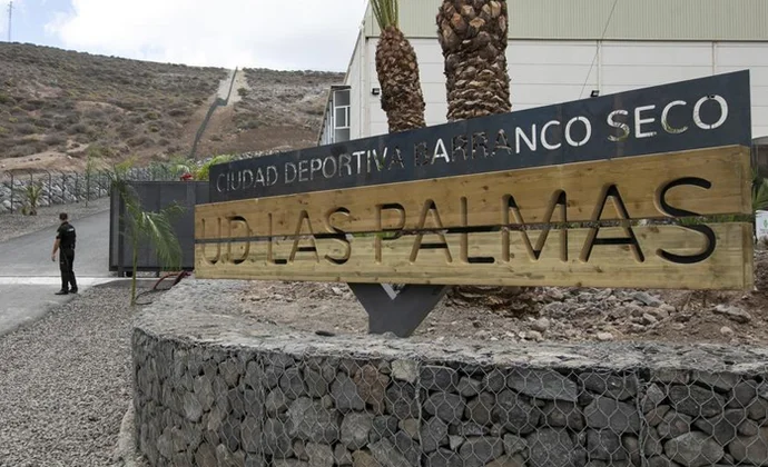 Las Palmas descansará este lunes pendiente del alta de Pejiño y Januzaj