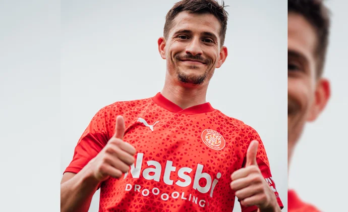 El Girona acuerda la rescisión de Toni Villa, en negociaciones con el Eibar