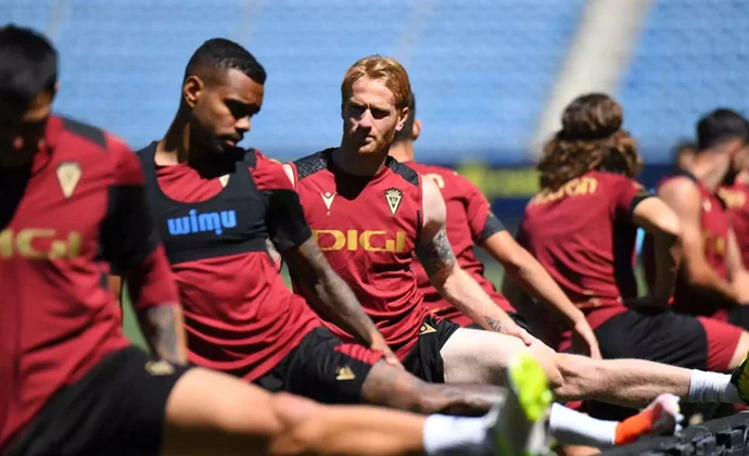 Iza, Alejo, Juanmi y Ousou, bajas esta mañana en el Mirandilla