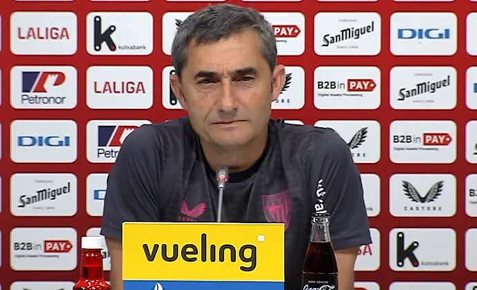 Valverde, sobre Vivian, Yuri, Egiluz, Berenguer, Lekue, Prados, Muniain, Raúl García, Galarreta, Sancet, Guruzeta y Osasuna