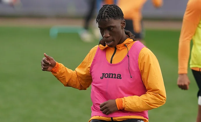 Moriba ya está de vuelta y se ejercita con el grupo