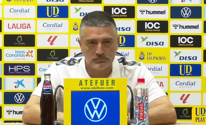 Pimienta confirma la baja de Sinkgraven y habla del Mallorca y del lateral izquierdo