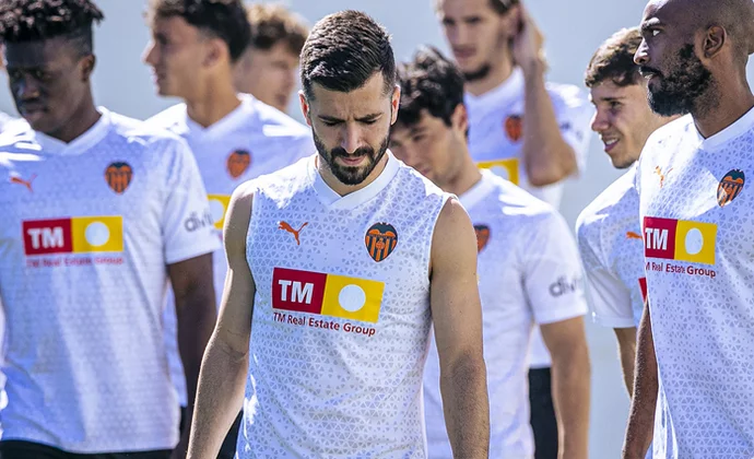 Gayà sigue integrado parcialmente con el grupo, Fran Pérez al margen