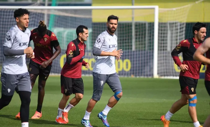 Ousou sigue al margen y Ledesma no salta al césped por precaución