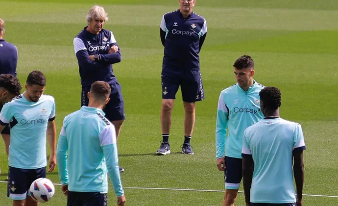 Assane Diao completa la sesión y Pezzella sigue al margen