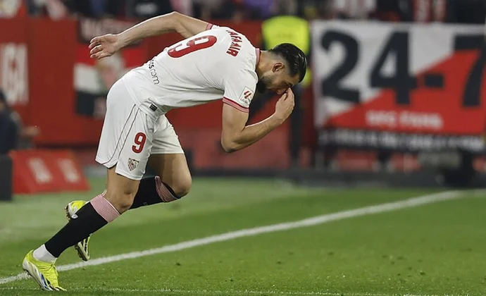 El Valencia tiene un acuerdo con Rafa Mir desde enero y volverá a la carga este verano