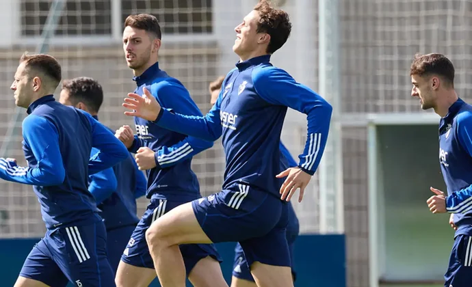 Kike Barja y David García, únicas bajas en la vuelta al trabajo en Tajonar