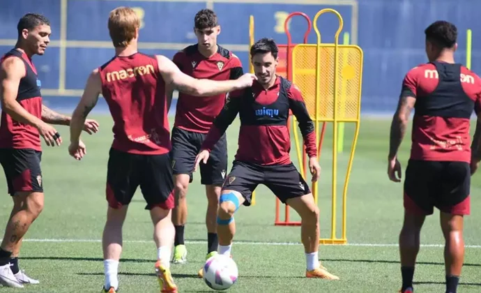 Ousou, Fali y Alejo, al margen en la vuelta al trabajo