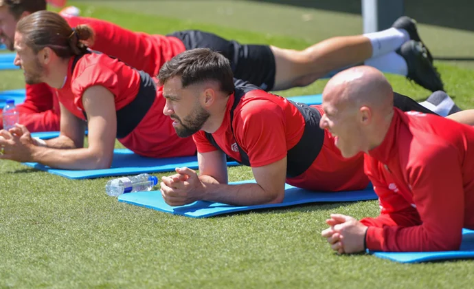 Cuidados para Óscar Valentín en la vuelta al trabajo del Rayo