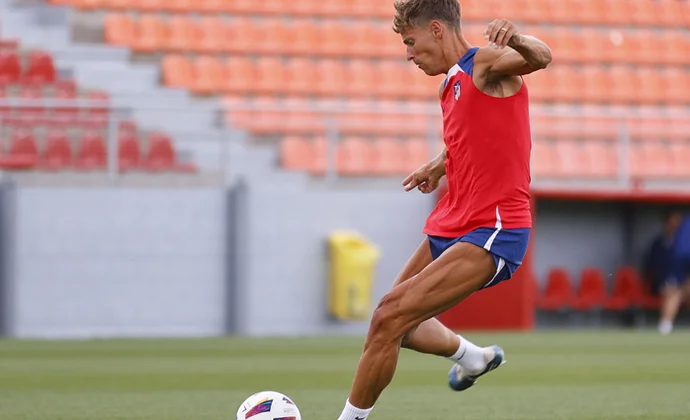 Simeone prueba once en una sesión sin Barrios ni Molina, pero con Lemar