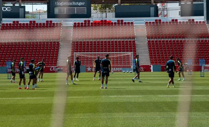 Nastasic vuelve al grupo. Raíllo y Van der Heyden siguen al margen