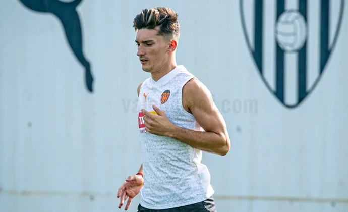 Hugo Duro, Thierry y Pepelu entrenan con el grupo