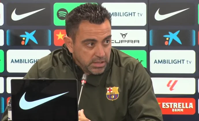 Xavi responde a una única pregunta sobre el partido y asegura que todo sigue igual y se queda