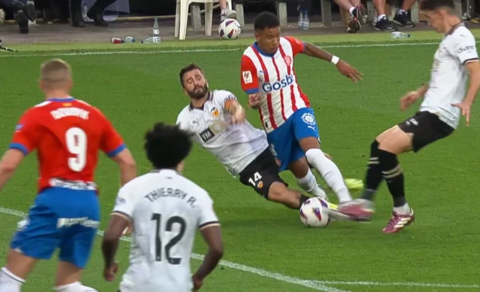 Gayà recae de su lesión muscular en el muslo