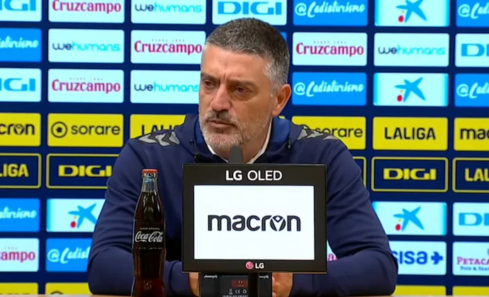 Pimienta valora el empate, celebra la permanencia y no revela su futuro