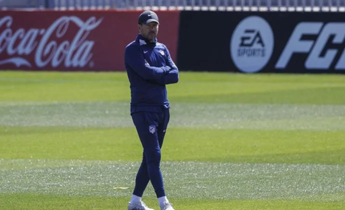 Simeone ensaya once con Vermeeren y Savic trabaja al margen