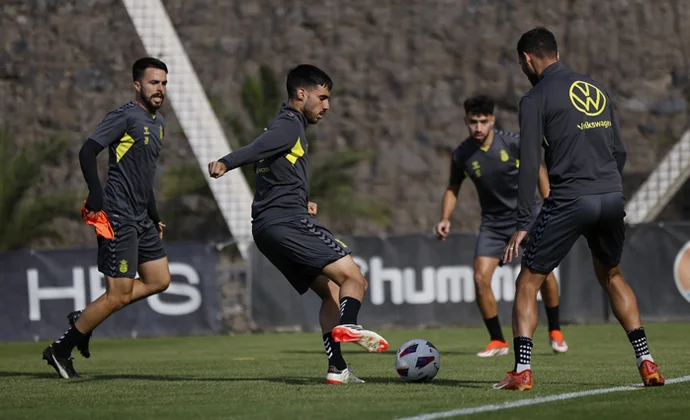 Sinkgraven y Araujo, bajas en la vuelta al trabajo