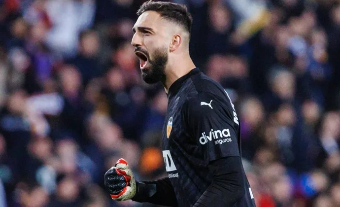 El Valencia pide entre 35 y 40 millones por Mamardashvili