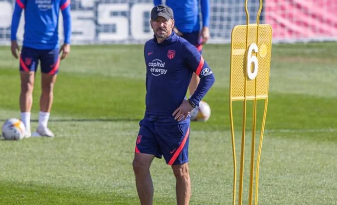 Simeone ensaya dos onces con una única duda y sin Riquelme