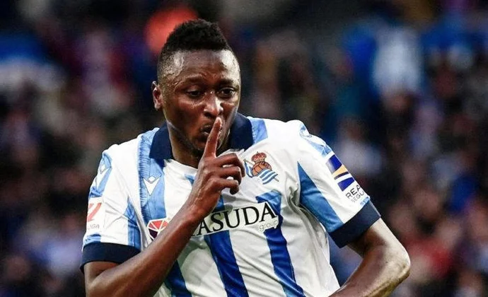 Parte médico de Umar Sadiq, baja contra el Atlético