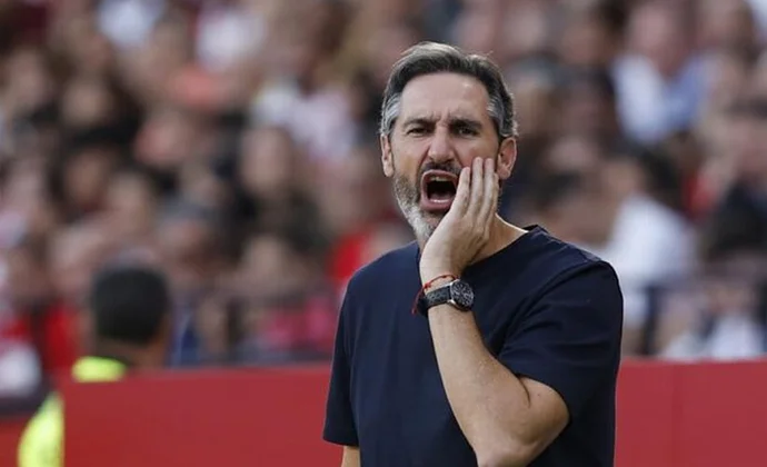 Osasuna presenta una oferta de contrato a Vicente Moreno