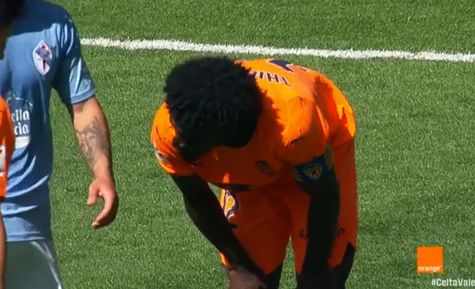 Thierry Correia pidió el cambio por molestias musculares