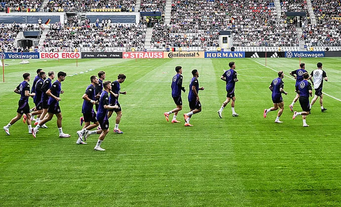 Alemania se pone en marcha con diez ausencias