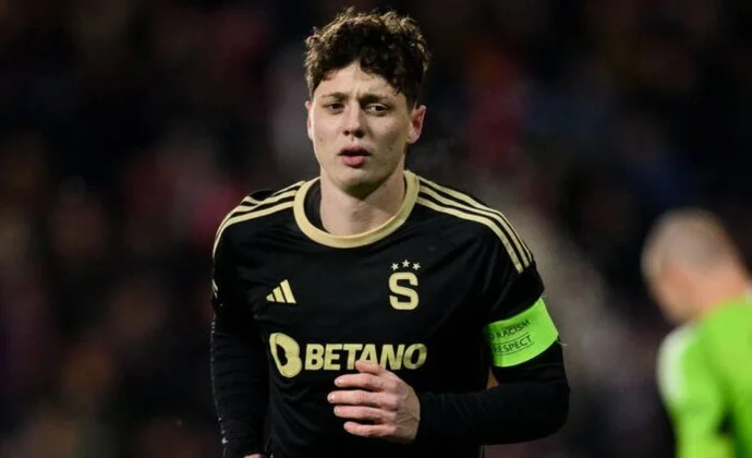 El Girona presenta una oferta a Ladislav Krejci