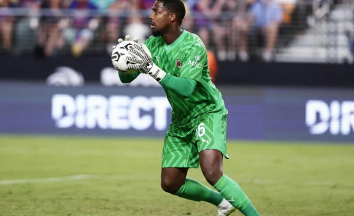 Maignan se perderá la primera semana de preparación tras dislocarse un dedo