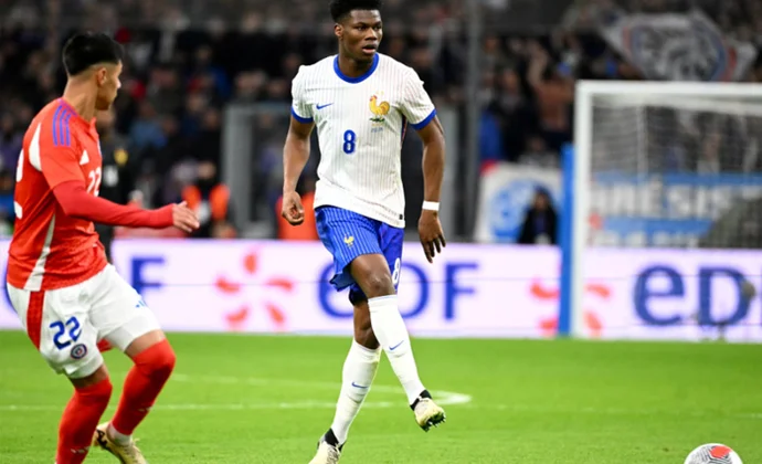 Los médicos de la selección francesa, muy pendientes de Maignan, Coman y Tchouaméni