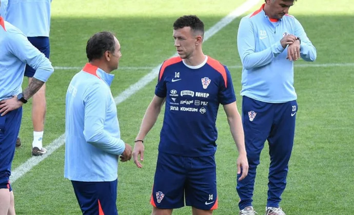 Perisic se sumó al grupo este miércoles, Juranovic se ausentó y Vlasic sigue al margen