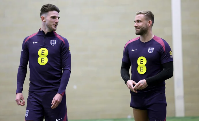 Inglaterra se pone en marcha con cuatro jugadores al margen y algunas ausencias