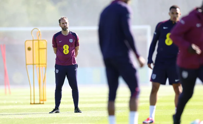 Bellingham, Stones, Foden, Walker, Grealish y Mainoo tienen permiso y se perderán el primer amistoso