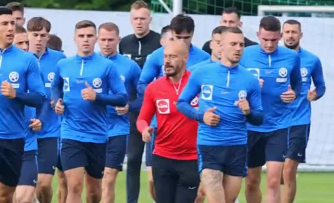 Eslovaquia completa su primera sesión en Austria con Kucka al margen