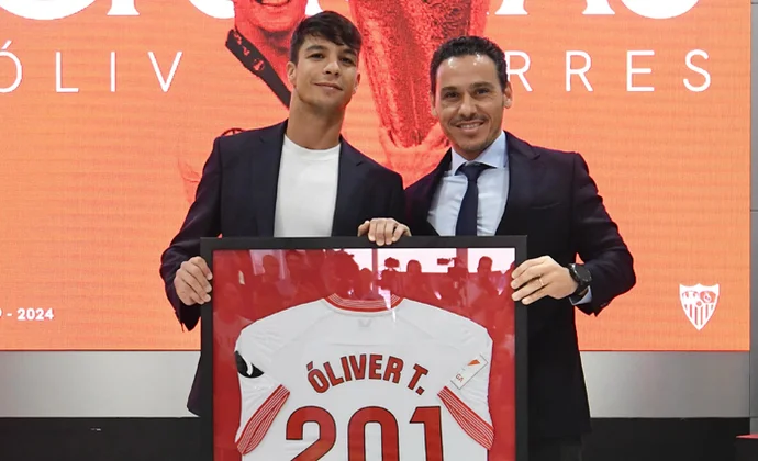 Óliver Torres se despide oficialmente del Sevilla