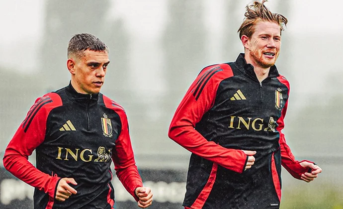 Bélgica se pone en marcha con tres jugadores al margen y una ausencia