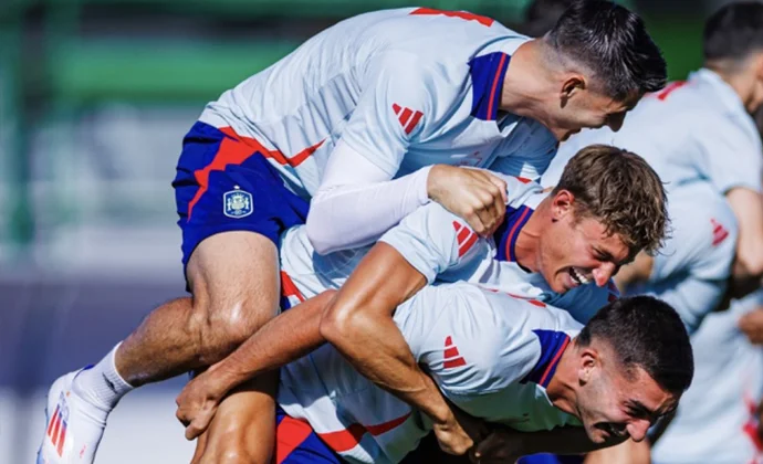 Merino y Nico Williams llegan a Las Rozas, pero se ejercitan al margen