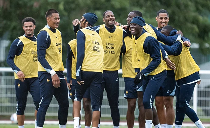 Maignan vuelve al grupo. Mbappé y Rabiot se ejercitan al margen