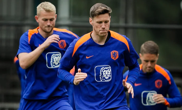 Frenkie de Jong sigue sin poder incorporarse al grupo y apunta a baja para el primer amistoso