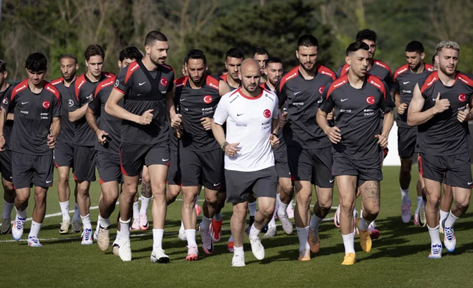 Enes Ünal y Söyüncü ya han sido desconvocados y Montella espera a Güler y Ozkan