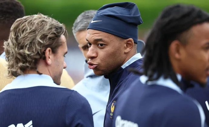 Mbappé vuelve al grupo, Rabiot sigue al margen y faltan cinco futbolistas