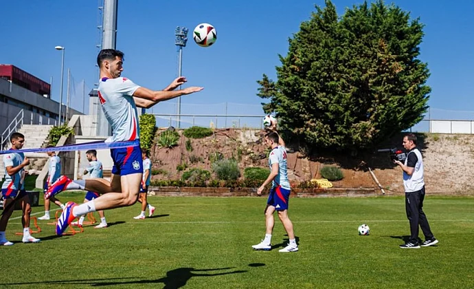 Nico Williams y Merino ya entrenan con el grupo y faltan cuatro jugadores