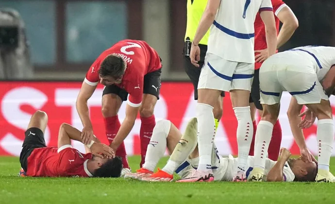 Grilitsch y Maksimovic tuvieron que ser sustituidos ayer por un choque de cabezas